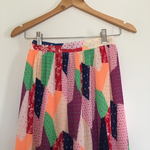 SOLD. NWT & Other Stories Plissé Midi Skirt - Picture 3 of 4